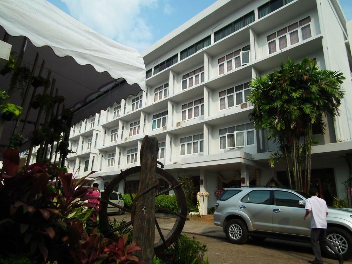 Dusit Hotel Sakon Nakhon Εξωτερικό φωτογραφία